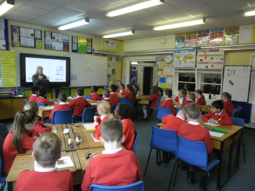 haslucksinfo's tweet photo. Class 4 enjoyed Ann Lowe's visit from HSBC Bank earlier today. The children had fun learning about money and the importance of budgeting when using maths in the real world. #hsbc_uk #welovemaths #mathsintherealworld https://t.co/sYHTxV6Q14