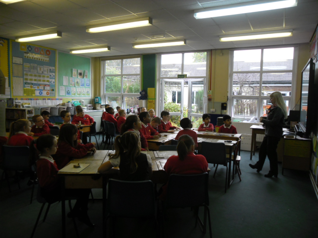 haslucksinfo's tweet photo. Class 4 enjoyed Ann Lowe's visit from HSBC Bank earlier today. The children had fun learning about money and the importance of budgeting when using maths in the real world. #hsbc_uk #welovemaths #mathsintherealworld https://t.co/sYHTxV6Q14