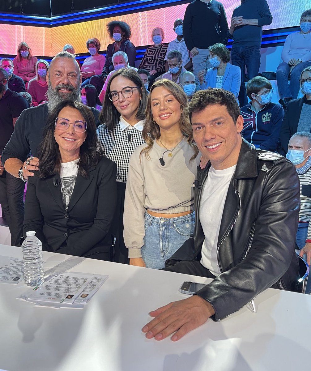 Super émission sur <a href="/C8TV/">C8</a> pour #1jeune1solution avec #agatheauproux