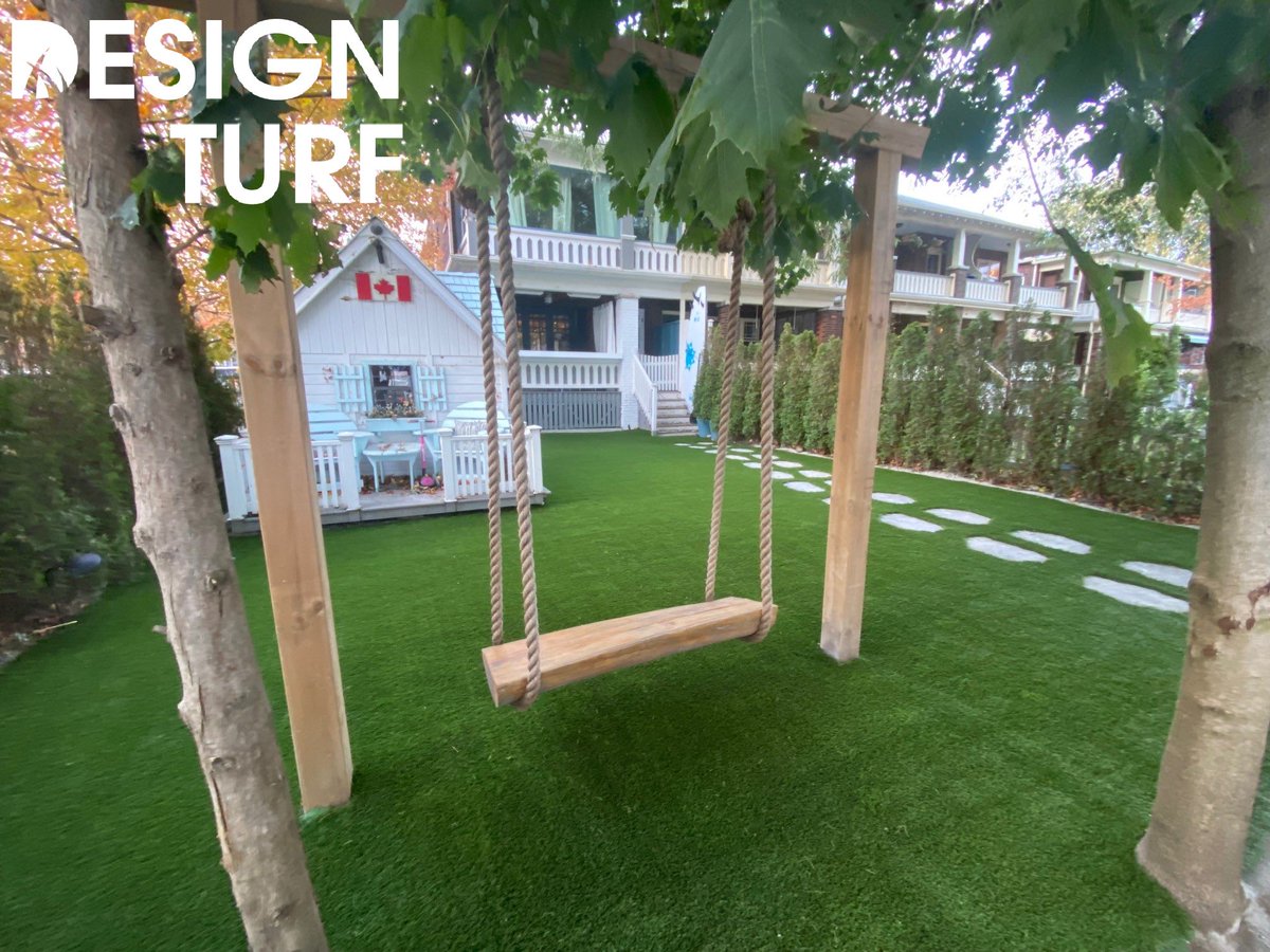 DesignTurf's tweet photo. Now there’s a lovely space to spend an autumn weekend! 🍂

#fridaymood #turf #artificialturf #artificialgrass #syntheticgrass #lowmaintenance 
#nomoremowing #inspiration #petfriendly #outdoorliving #homegoals #callforaquote #gta #envirofill #progreen #progreencanada #designturf https://t.co/A7AWkIamEb