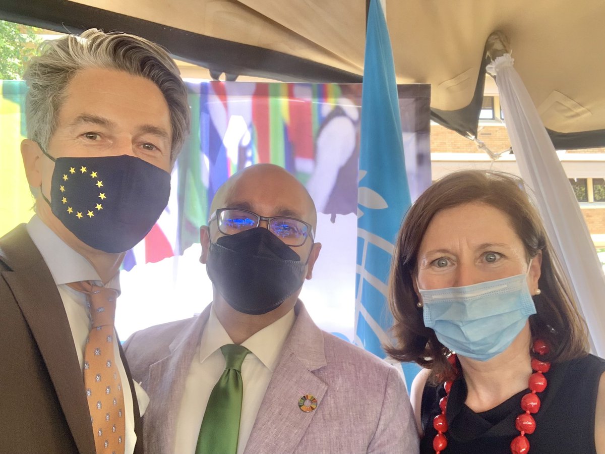 JanSadek's tweet photo. Many thanks to @MIACBW and @UN_Botswana for the nice #UNday2021 celebrations! Congratulations also to the signing of the #UN-#Botswana Cooperation Framework! The EU is happy to support the multilateral system! @Lemskwape @SeramePeggy @ZiaChoudhury
🇪🇺🇧🇼🇺🇳🇪🇺🇧🇼🇺🇳🇪🇺🇧🇼🇺🇳 https://t.co/gY0urmWpeT
