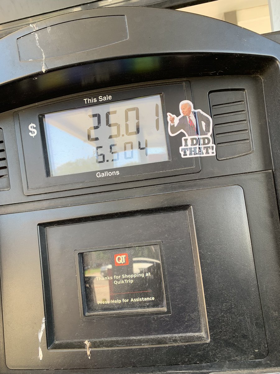 kidthrift96's tweet photo. Just went to put gas and I see this 😂 https://t.co/pWjpKO490b