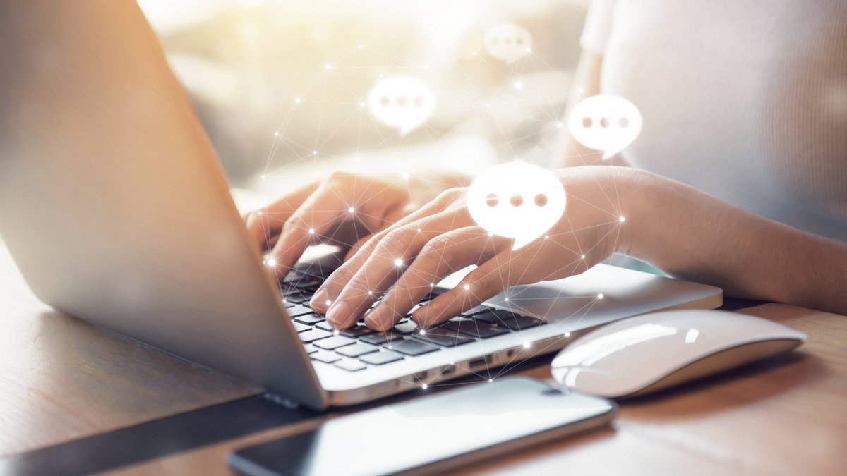 Live messaging for team #collaboration is essential for every #business in today's world.

Learn more about Office Chat, and give us a free try with our 14 day free trial.

bit.ly/2ZPNziU