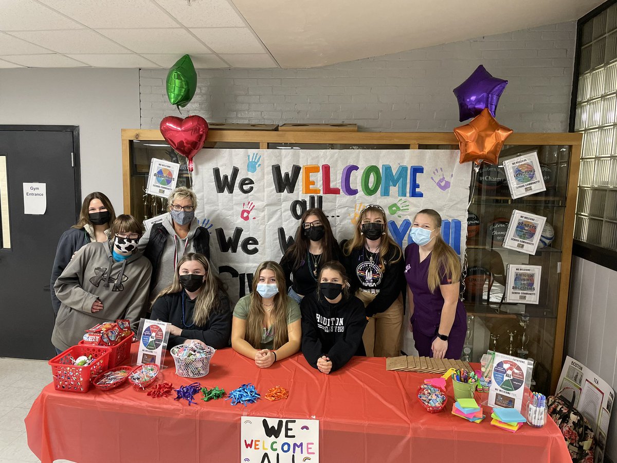 mainenangirl1's tweet photo. 3rd annual Day of Welcome at Houlton Middle High School #shirefire #dayofwelcome #CivilRightsTeam https://t.co/4SDUNBNhod