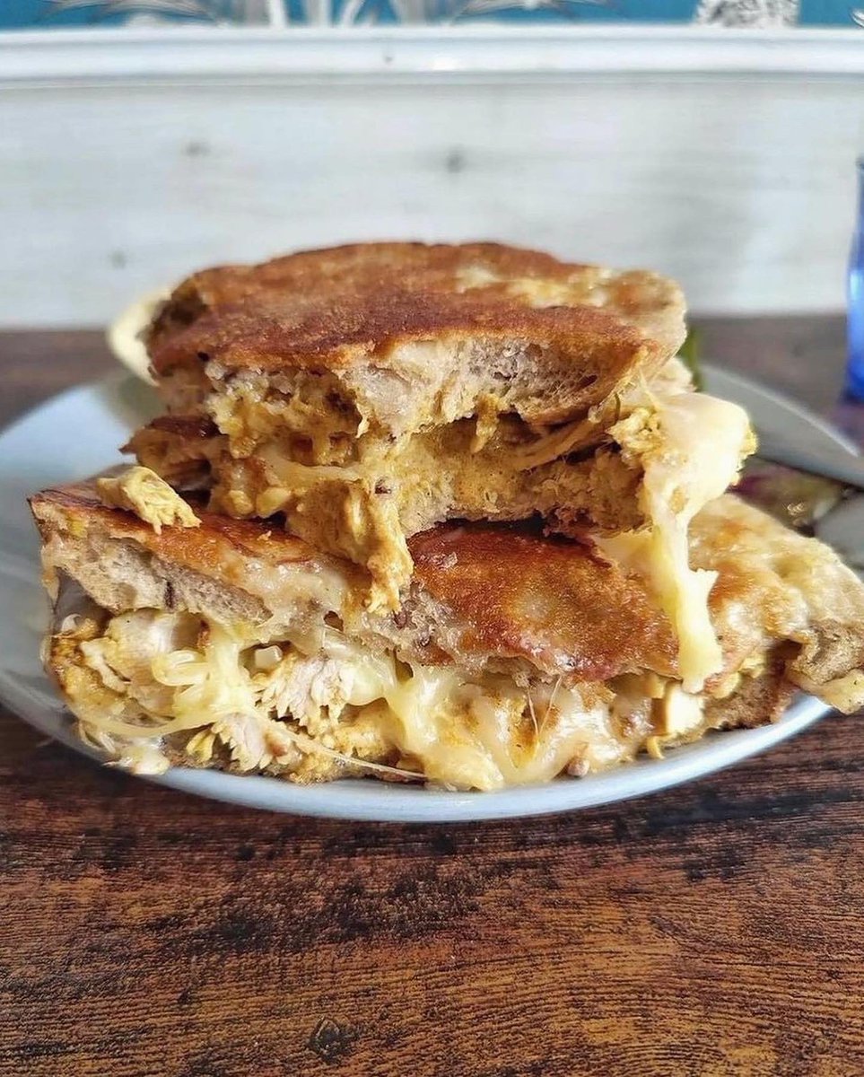 CampervanTap's tweet photo. Amazing weekend ahead at Campervan Taproom!! 🎶🥪🍺

👉🏽Live music from local musician Tim on Saturday between 6pm and 9pm. 

👉🏽Our friends from 305 Kitchen will be serving food on Friday and Saturday 4pm til 10pm. 

👉🏽As always fresh craft beer 🍺 https://t.co/v65aae8aZi