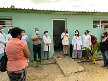 SaludDPinar's tweet photo. Los consultorios del médico y enfermera de la familia números 106 y 107, perteneciente al área de #Salud Raúl Sánchez municipio de #PinardelRío, fueron beneficiados por el programa de reparación y mantenimiento que poco a poco se realiza en la provincia #PinarDelRíoPorLaVida https://t.co/04PR6qJQ66