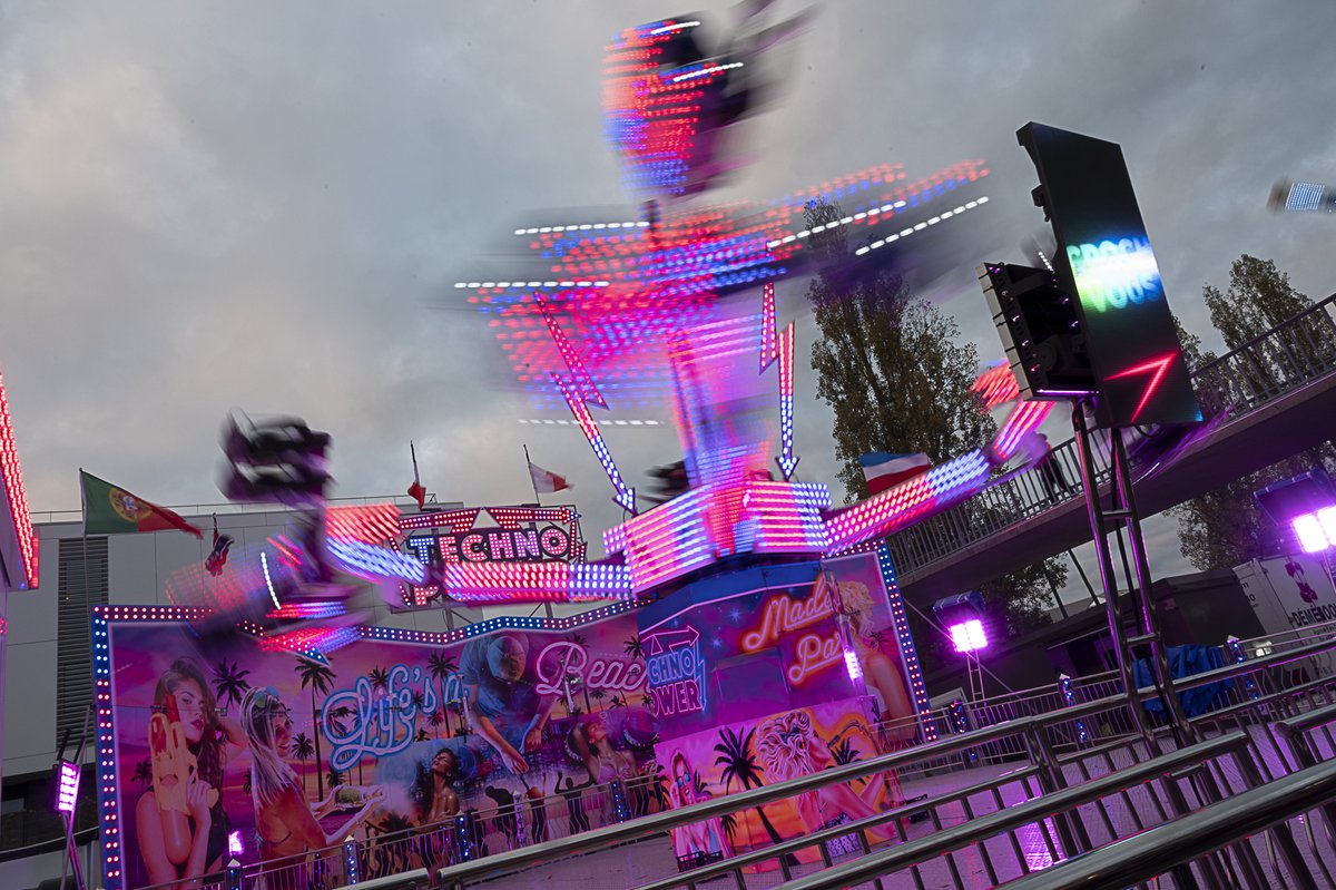 CergyPontoise95's tweet photo. ÉVÈNEMENT |🎠La #FoireSaintMartin de retour à #Pontoise jusqu'au 17 novembre ! 12 jours pour profiter des 90 #attractions, d’une trentaine de #camelots et même de super-héros. #harengs #CergyPontoise
➕d’infos ➡ https://t.co/bN4KABI91y https://t.co/4lbFoWCpji