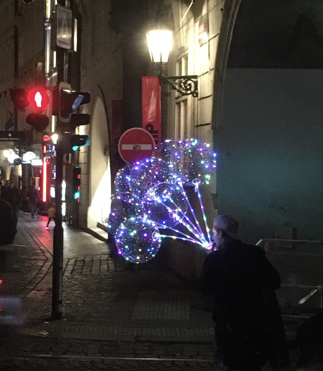 _JakubJansky's tweet photo. #dobryvecer #prague #praha #goodevening #nightphoto #citylights #nightway https://t.co/wuASxnzd0K