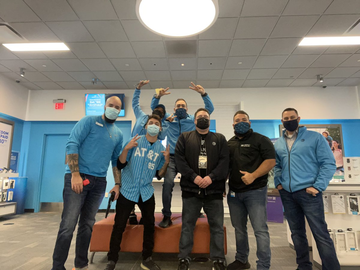 Northshore Mall <a href="/J0seSalazar/">Jose Salazar</a> and team are amped up to sell #Firstnet, and appreciation offers! Great team meeting today. And looking forward to a big November! #OurNE #OneNE #SigNEture