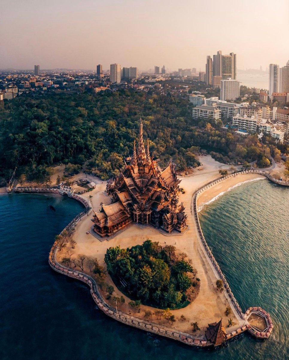 Pattaya, Thailand 🇹🇭
📸: @asiaandbeyond | IG