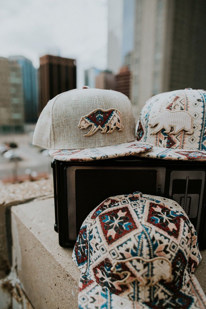GrassrootsCali's tweet photo. Fall’s Finest by GRC 🐻🍂🌱
🔗 https://t.co/fHJcAYQIkW

#hats #fashion #fallfashion #streetwear #fashionphotography #fallcolors #embroidery #autumn #textiles #outdoors #PhotoOfTheDay https://t.co/Cmzq7nIROS