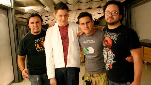 veomuertos's tweet photo. Recuerden, recuerden, el 5 de noviembre. Hoy hace 16 años fue el primer concierto de veo muertos. 🎸☠️ https://t.co/tfnVMtiEbd