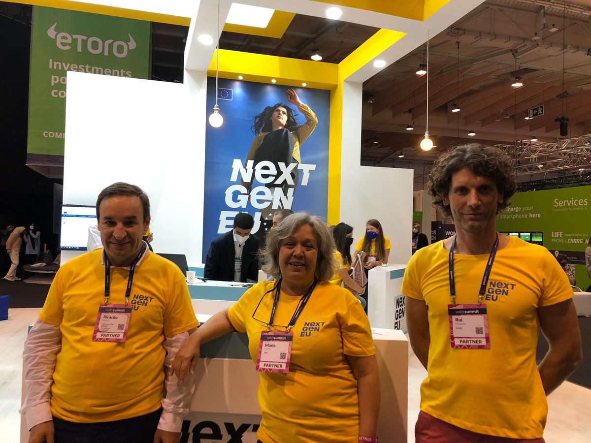 Recuperar_PT's tweet photo. Estrutura de Missão Recuperar Portugal e AD&C. Três dias a promover oportunidades em Portugal e os fundos europeus NextGeneration. Momentos de grande afluência ao stand e a visita da comissária @SKyriakidesEU. @RegioES_PT @EU_Commission @EUinmyRegion @ADeCoesao @FEEICOMPETE2020 https://t.co/56VkosnjFp