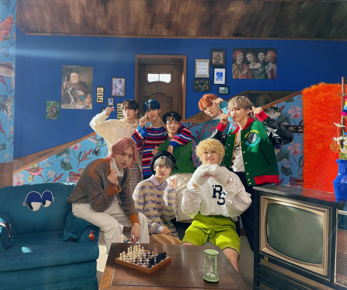 exywng's tweet photo. epex lo mejor del mundo
#epexdishwasher #epexdisney #epexdiscography #epexDo4me #epexdeeznuts https://t.co/D0gJxy6sr1
