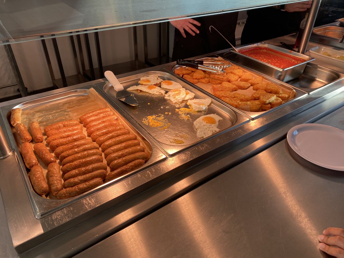 AstreaAcadSheff's tweet photo. What a way to start Friday! A special breakfast to celebrate scholars who achieved zero negatives! Over 60 scholars across school joined us and were given a #breakfastforchampions #pancakesgalore #theyhadseconds Well done!!! https://t.co/Dw4fKpr0VD