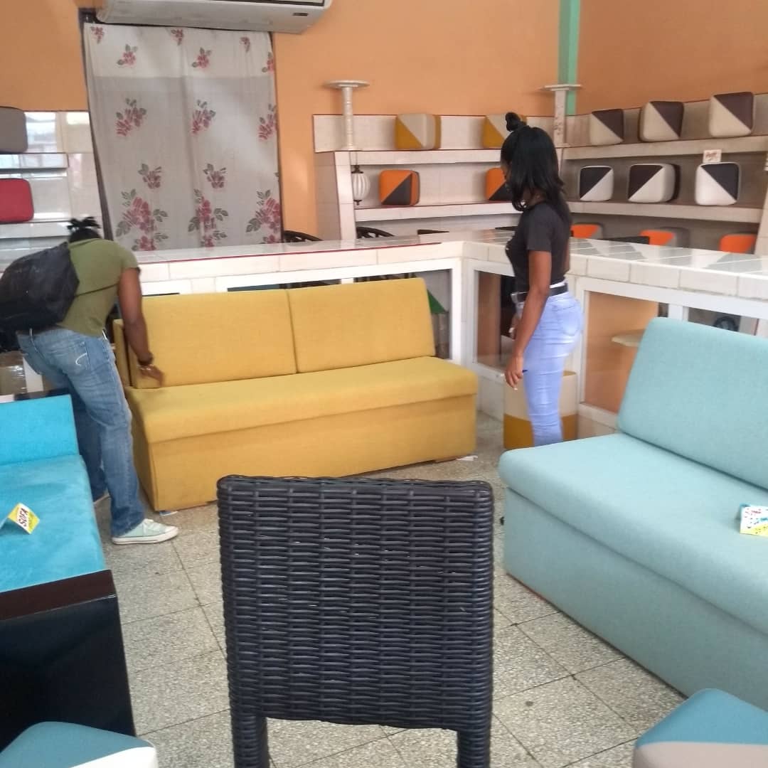 PrensaGtmo's tweet photo. 👉👉👉En la mañana de hoy quedó oficialmente inaugurada la primera tienda de venta a plazos en la ciudad de #Guantánamo, ubicada en el complejo de Cuartel y el 4 Norte, según informó en Twitter la Empresa Municipal de Comercio. #Cuba @MiGuantanamo @VenceremosCuba @MincinCuba https://t.co/ZsMICGuUAM