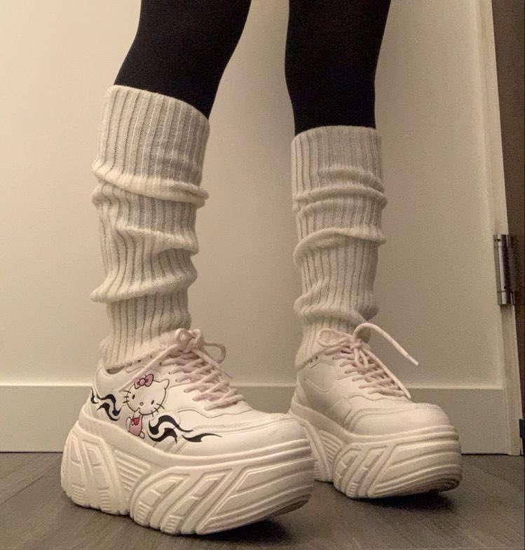 VENUSCHIVE's tweet photo. hello kitty platforms https://t.co/w54Root6wR