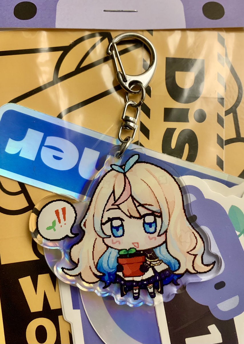 fumikohoshi's tweet photo. just hanging out on discord π±
#fumimerch https://t.co/H9W1v1U2uM