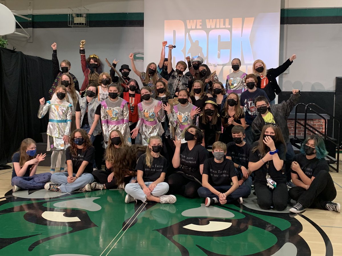 CarmodyMiddle's tweet photo. **Fixed Typo**

It’s great having live performances again. Huge shoutout to The Carmody Middle School theatre group performing “We Will Rock You”last night. #teamjeffco #jeffcobettertogether https://t.co/MfvJN0infn