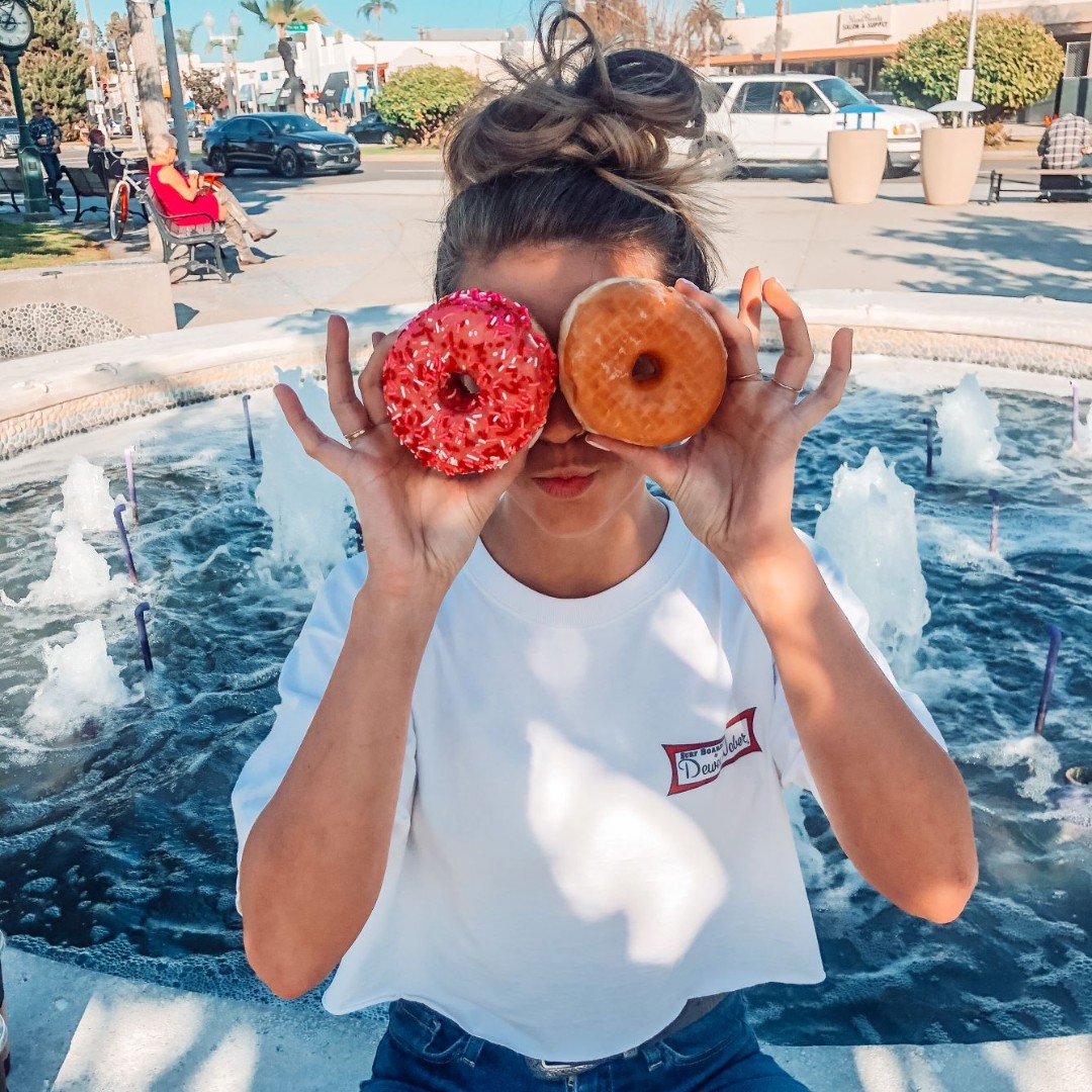_DIYStylist's tweet photo. Happy National Doughnut Day!!🍩
...
#diystylist #beauty #hairstyles #hair #fashion #instahair #hairfashion #hairtrends #styleinspiration #trendingnow #trendingfashion #love #tiktok #trending https://t.co/6JQQAZC8cm