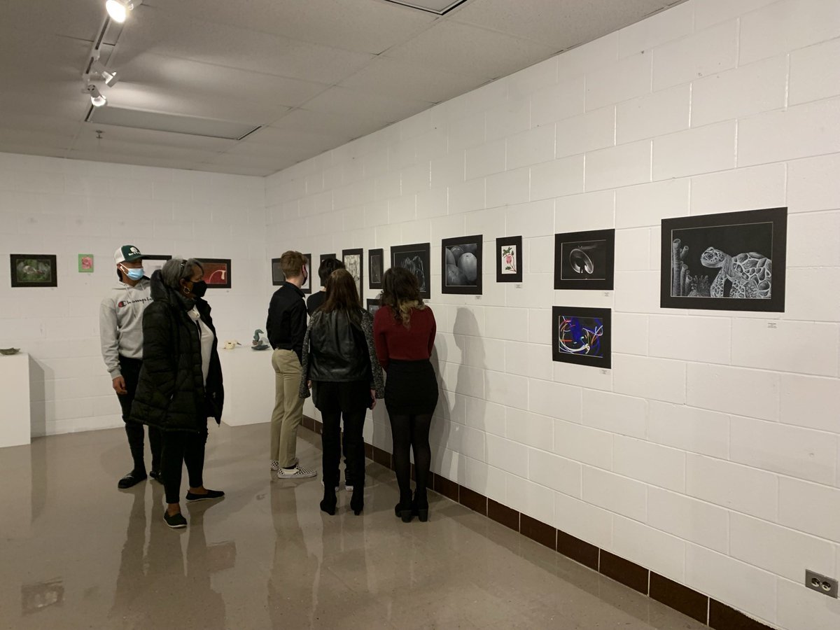 MrHennebry_lhs's tweet photo. A great opening night for the student art exhibit “Every Time The Bell Rings”
in Gallery 306 last night. It was wonderful to see everyone & their families, come by tonight or Saturday 5:45-6:45 and let’s do it again! #Gallery306 #WeAreLemont https://t.co/nsTtedg9Q9