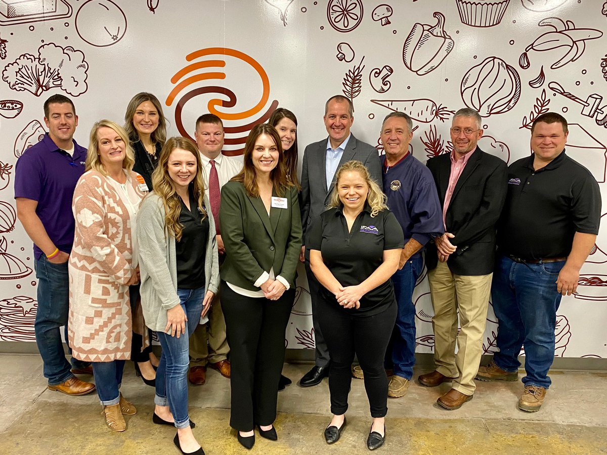 IADeptAg's tweet photo. Following the 2021 @IowaStateFair, some of the animals in the IFAA Sale of Champions were donated to Iowa food banks.

Sec. @MikeNaigIA and Dep. Sec. Kenney joined several partners and supporters who made this donation of pork, lamb and goat possible at the @FoodBankIowa today. https://t.co/o5hjrG5mXN