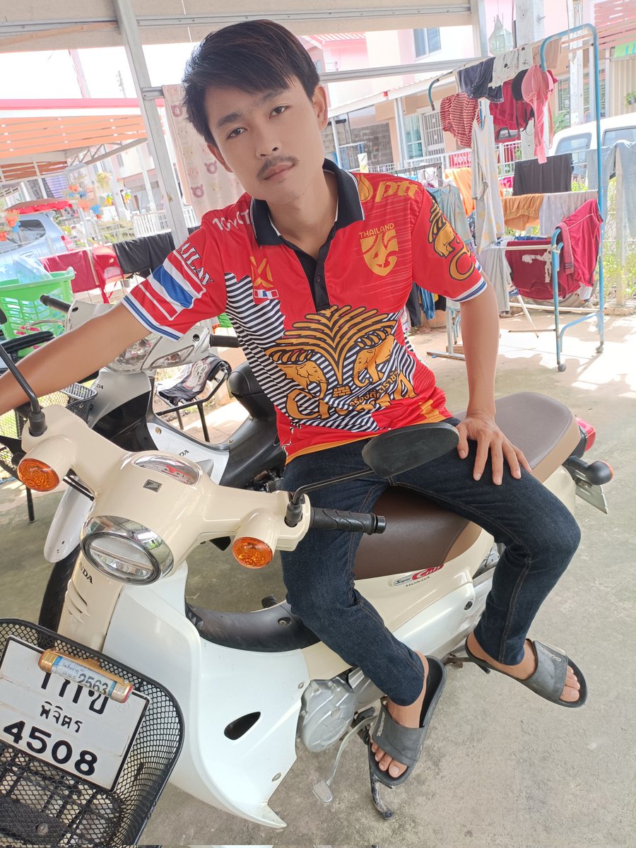 RacingAuin's tweet photo. ถามจริงถ้าบอกว่าโสดจีบไหมครับ
#วัยรุ่นร้อย��ะยี่  #วัยรุ่นพิษณุโลก https://t.co/e11YuF7aiy