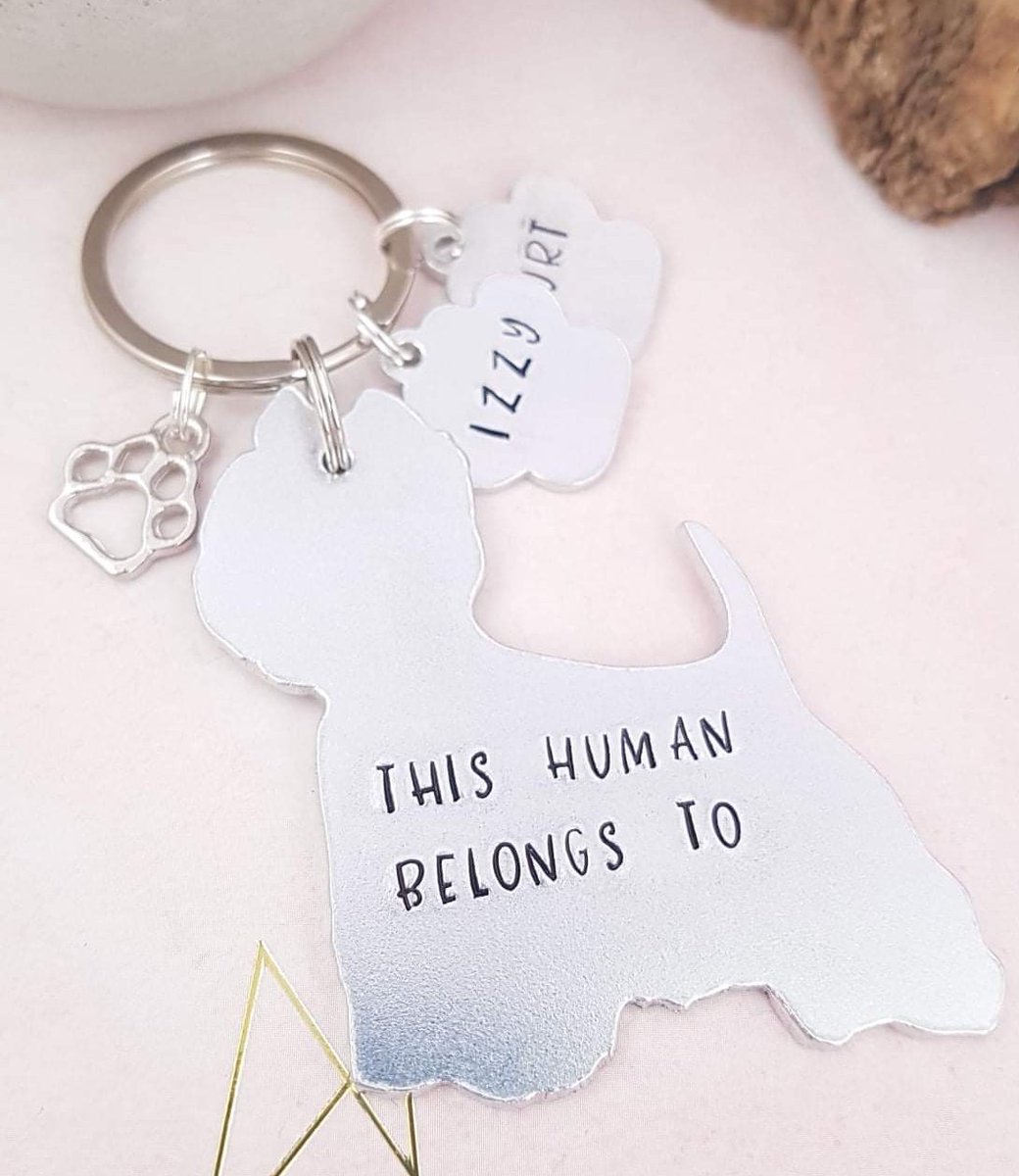 evieroseandco's tweet photo. Gorgeous westie keyring all personalised and made with love ❤️
Available on https://t.co/sSD99C8Ipx 
.
#smallbizclub #personalisedgifts #discoveretsy #Craftsposure   #handstampedkeyring #craftspire #makersvillage #handstampedtrinkets #handstampedgifts  #handstampeduk https://t.co/COnGTkgv11