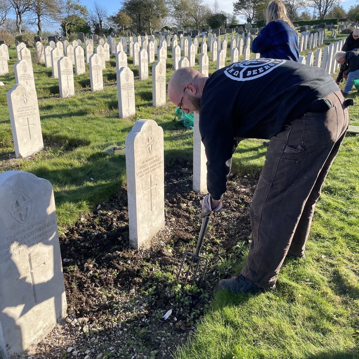UnBarredBrewery's tweet photo. Some of the team recently volunteered with a our local @BlindVeterans to support their restoration project to bring a collection of military graves back to good condition.
 
We can't wait to see the finished result &amp; they'd love to hear from you if you'd like to get involved too! https://t.co/kbIUUu8cRz