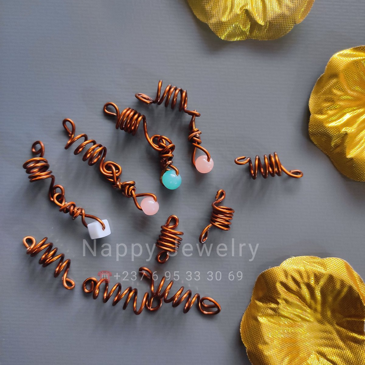 nappy_jewelry's tweet photo. Vous avez soif de différence?
Vous souhaitez sublimer vos tresses?
Vous désirez  porter vos cheveux frisés et tresses avec une allure exceptionnelle?

Votre nouvelle marque de Bijoux est là ✨

RT apprécié 😊🙏
Follow pour plus de création ✨ https://t.co/rpV1J5Tfcd
