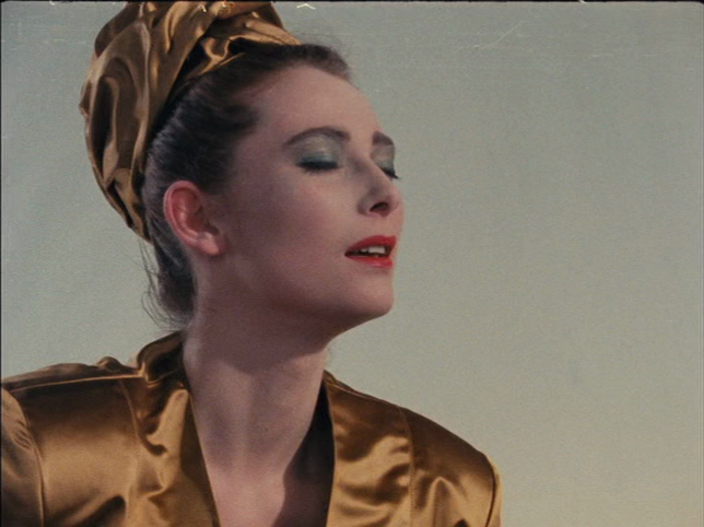 TheFilmStage's tweet photo. Joanna Hogg's rare film-school thesis 'Caprice,' starring a young Tilda Swinton, is streaming for free on @lecinemaclub: https://t.co/cFQBr8ov9m https://t.co/Ug6FTqs1kh