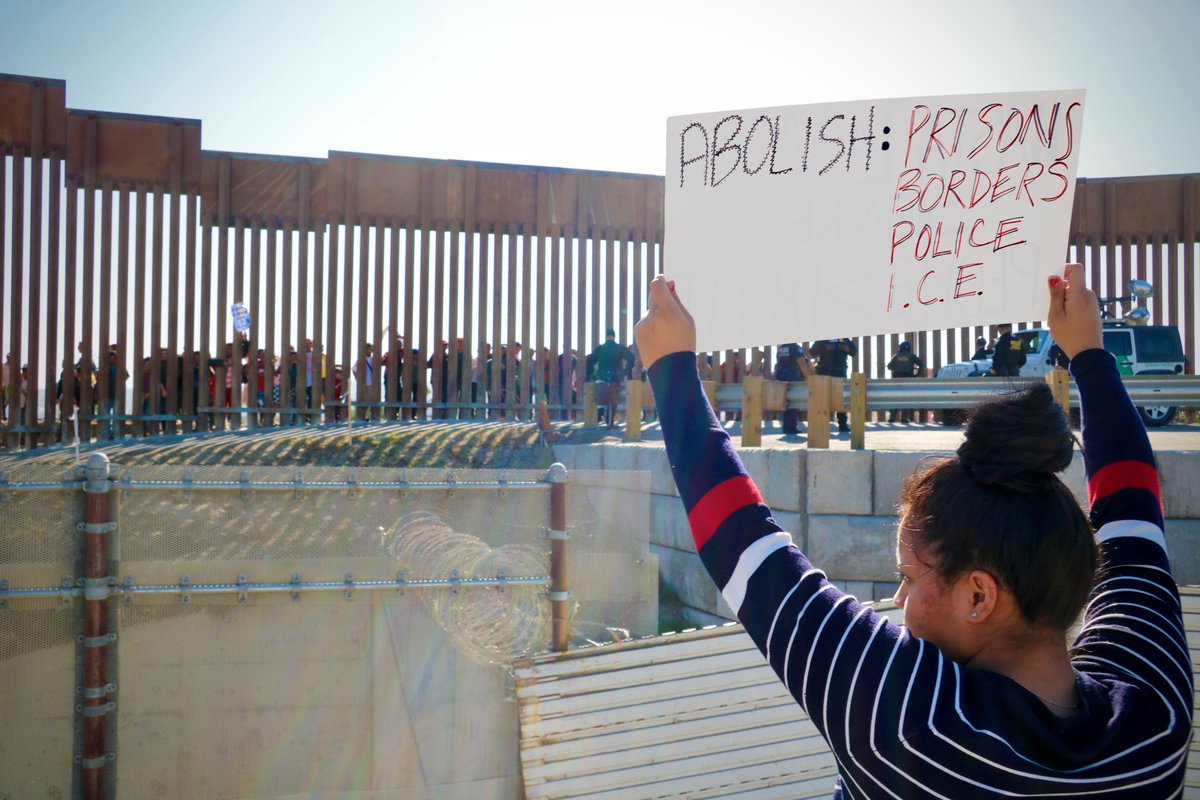 InvestigateTool's tweet image. Finally a divestment list for immigrant justice! Join @afsc_org in divesting from border wall expansion (physical &amp;amp; virtual), mass surveillance, and the criminalization of immigrant communities. investigate.afsc.org/updates/divest… #NoBorderWall #NoVirtualWall #NoTechForICE #NotAnotherFoot