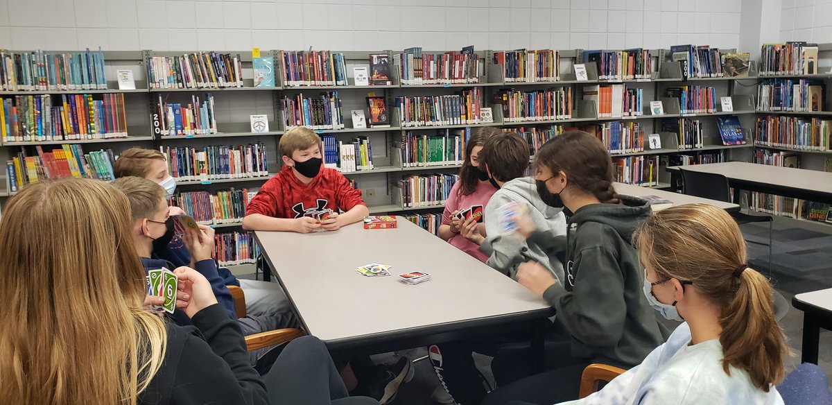 LSMSlibrary's tweet image. Having fun with 7th graders collaborating and being creative in the library. #rsdlibraries #LaSallePRIDE