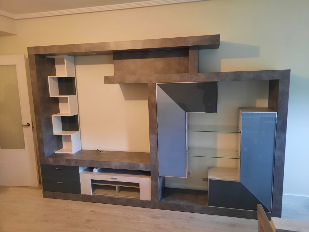 MueblesUniverso's tweet photo. Hola amig@s!!!
¿Qué tal estáis?, seguimos a tope de trabajo, mirad que montajes tan chulos hemos terminado estos días en las casas de nuestros clientes. Todo va quedando muy bonito, tal y como los diseñamos en nuestros proyectos 3D.

Feliz sábado amig@s!!
Te esperamos. https://t.co/2x1IauuLrv