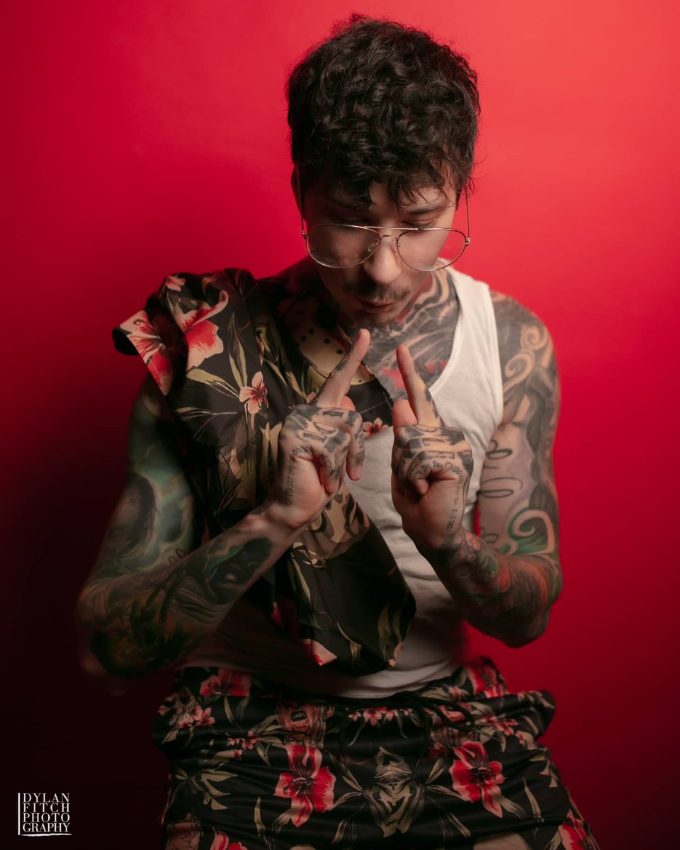 Pew pew 👈👈

📸: <a href="/dylanfitchhh/">Dylan Fitch</a> 

#portrait #photoshoot #photography