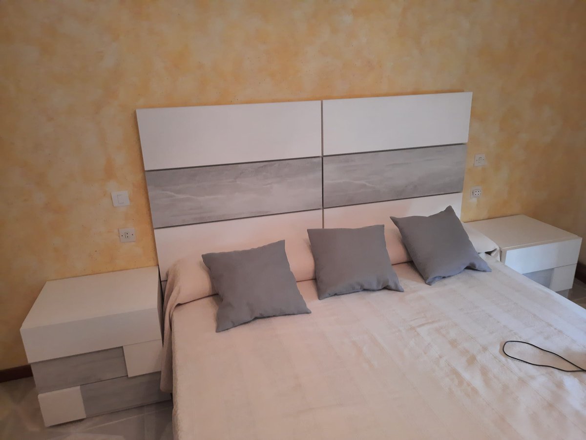 MueblesUniverso's tweet photo. Hola amig@s!!!
¿Qué tal estáis?, seguimos a tope de trabajo, mirad que montajes tan chulos hemos terminado estos días en las casas de nuestros clientes. Todo va quedando muy bonito, tal y como los diseñamos en nuestros proyectos 3D.

Feliz sábado amig@s!!
Te esperamos. https://t.co/2x1IauuLrv