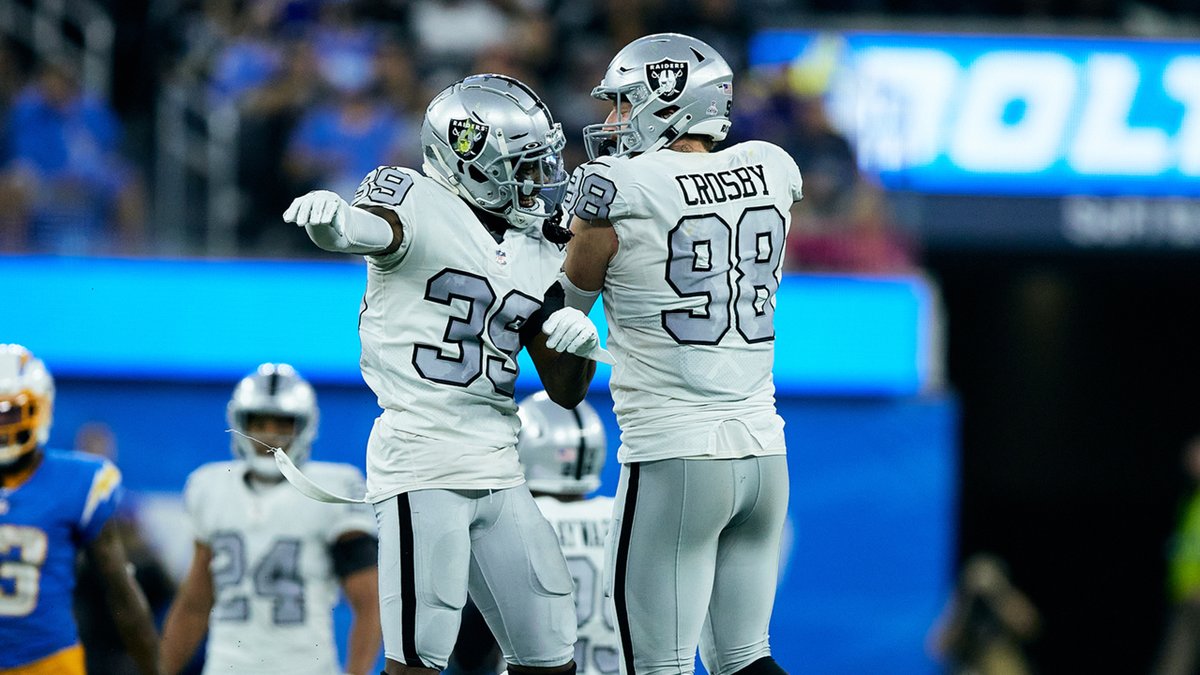 Raiders's tweet photo. ✔️ @CrosbyMaxx 
✔️ @show_case29 
✔️ @based_nvte 
✔️ @AJCole90 
✔️ @derekcarrqb 

Five Raiders have been named to @PFF's Midseason All-Pro Team » https://t.co/JpnL5KmdXU https://t.co/7UPDgGm33o
