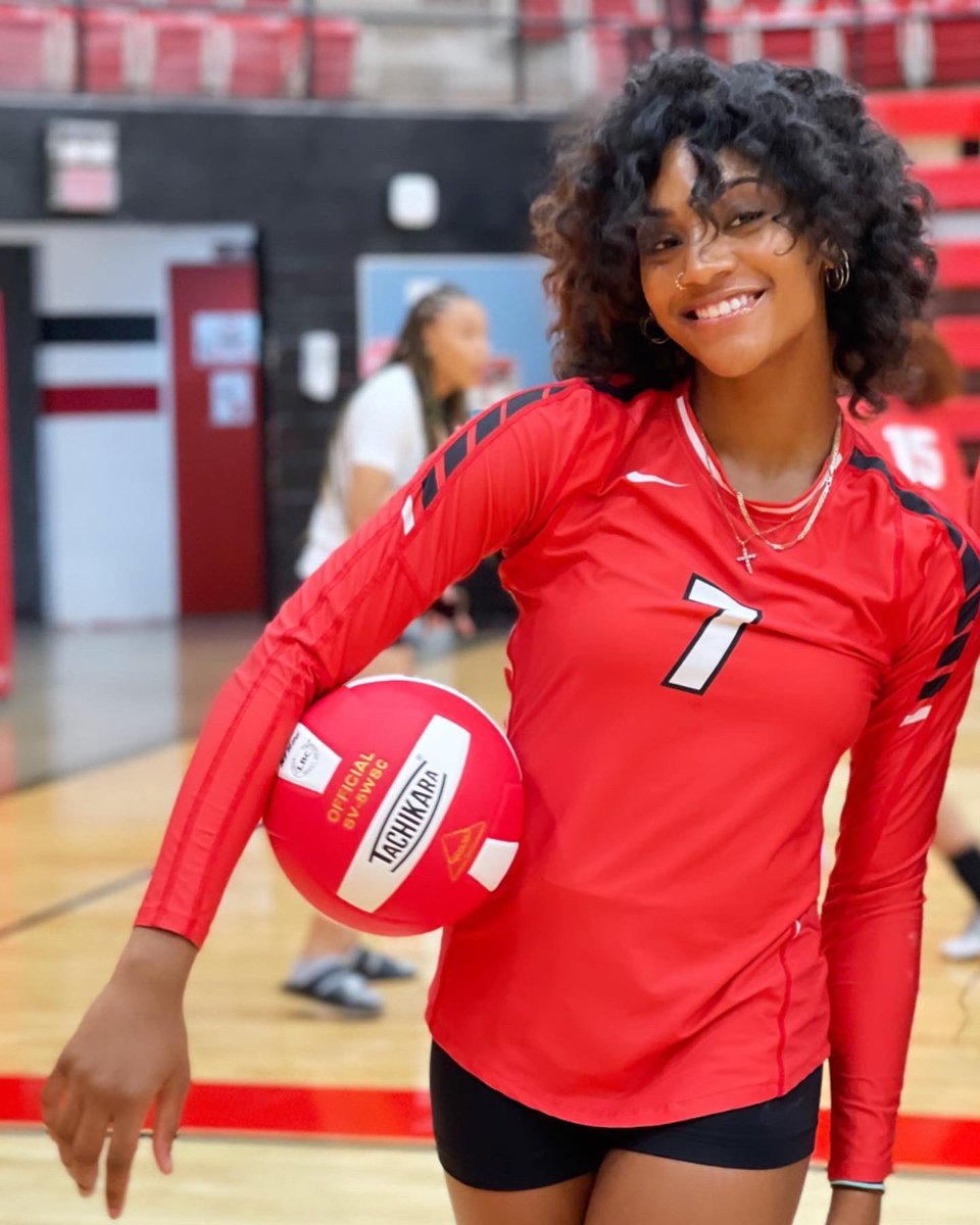 DCHS Volleyball tweet media