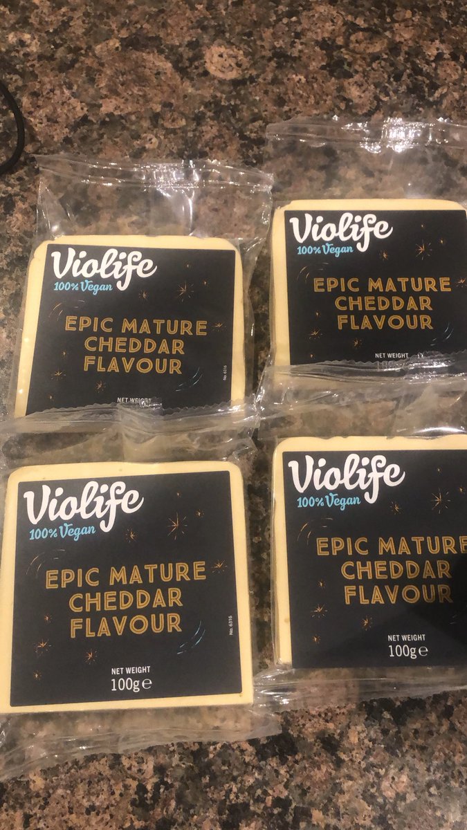 HomeOff83117891's tweet photo. Hi @ViolifeFoods - so I sat down to enjoy my vegan festive selection……….#notsomuchselection #goodjobilikecheddar https://t.co/lxFoKFLDML