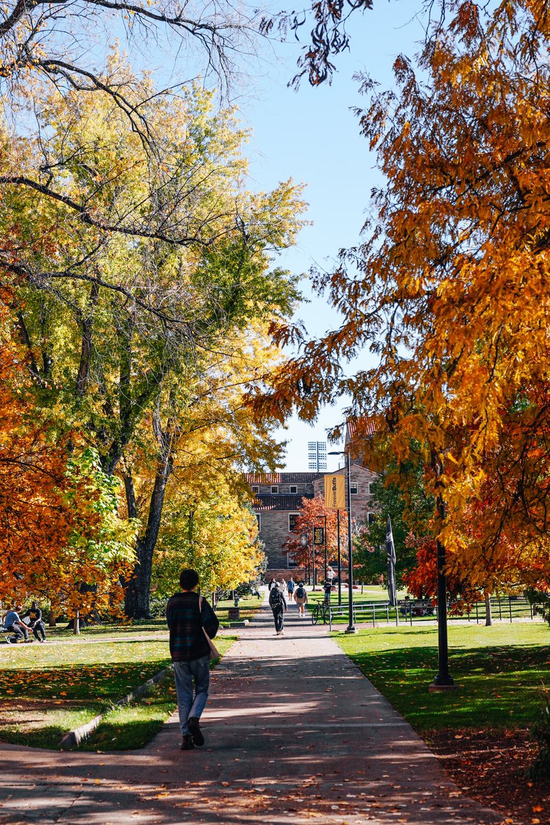 CUBuffsWBB's tweet photo. Fall in Boulder 😍🍂🍁 https://t.co/aTFTNcP0cF