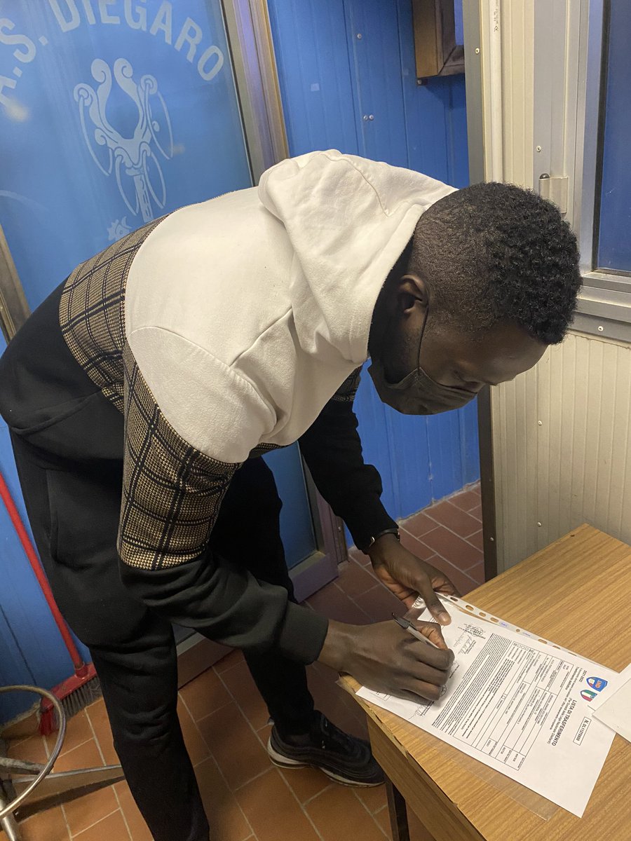 MP_FootballSc's tweet photo. โ๐ป Salif Sow รจ un nuovo giocatore del Diegaro. Attaccante, classe 1990, ex Cattolica, Russi e Ravenna. Gran colpo sul fotofinish per il club cesenate. In bocca al lupo, Salif! ๐ช๐ป๐ #MPFootballScouting #calciomercato @MatteoPedrosi https://t.co/3WD9e3n08u