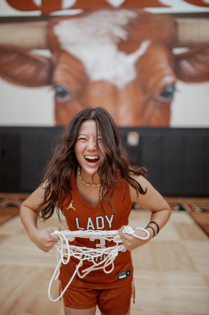 ashleypham27's tweet photo. silence your phone... the show is about to begin🎥 #seniorseason 
@Dobie_GBB https://t.co/J2JXKryqVZ