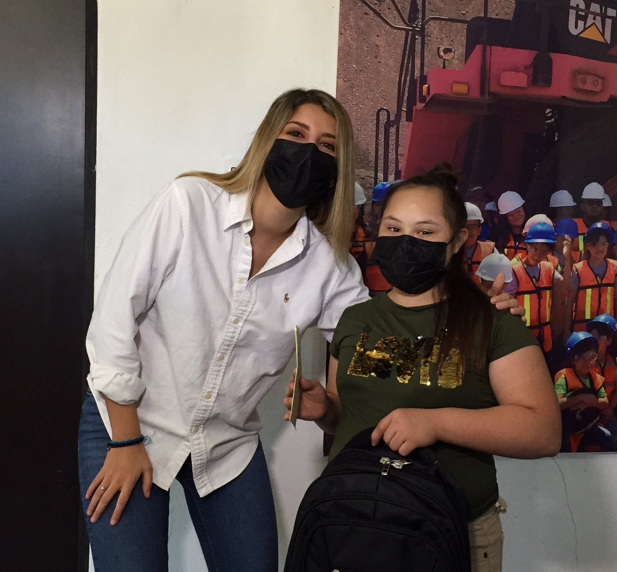 ClusterDeSonora's tweet photo. El Clúster fue testigo de la entrega de apoyos para la educación de niñas y niños de #LaColorada por @Argonaut_Gold
#CompartamosMinería https://t.co/f1lu8wiPRg