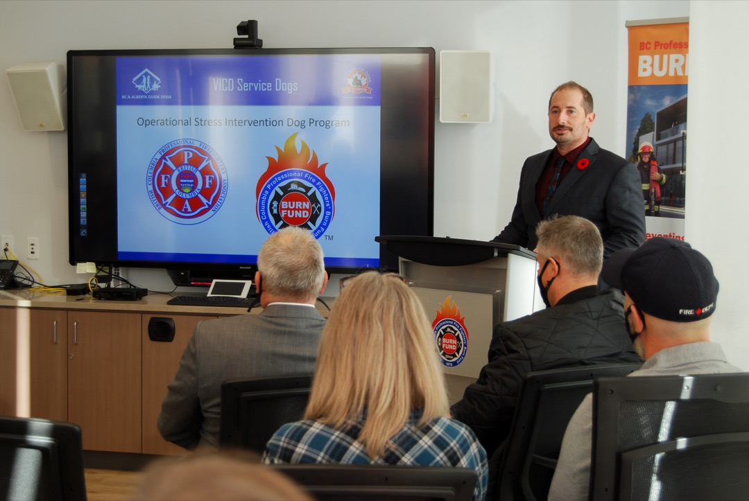 bcguidedogs's tweet photo. Exciting news! Today we officially announced the placement of Operational Stress Intervention Dogs, Ferus and Benji, with the BC Professional Fire Fighters Association (@bcpffa) and Burn Fund (@bcburnfund).
#VICDServiceDogs #OSIDogs #MentalWellness #BCandAlbertaGuideDogs https://t.co/T1ltOFqeVZ