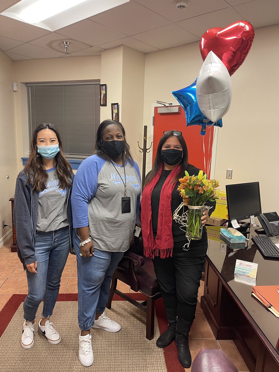 AprilColeman74's tweet image. What a dynamite first week working with Team Excellence! A huge shout out to EVERYONE for the heartfelt welcome and eagerness to be excellent for our children each and every day! @RMTZElem #LearningExcellence @BoudousquieM