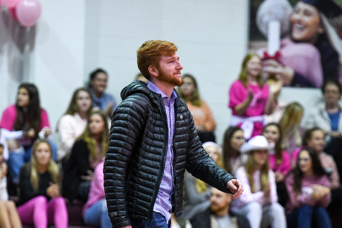 LeeUVolleyball's tweet photo. Tonight is more than just a game. We are proud to sponsor “Volley for a Cure” to raise money for the MaryEllen Locher scholarship fund💗 Congratulations to our 2021 scholarship winner, Braeden Wiggins!🔥 https://t.co/Etzwu8NuF6