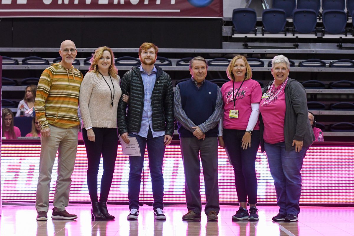 LeeUVolleyball's tweet photo. Tonight is more than just a game. We are proud to sponsor “Volley for a Cure” to raise money for the MaryEllen Locher scholarship fund💗 Congratulations to our 2021 scholarship winner, Braeden Wiggins!🔥 https://t.co/Etzwu8NuF6