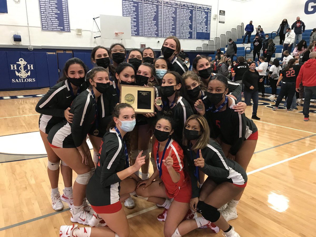 SecOneAthletics's tweet image. North Rockland Girls Volleyball defeats Mamaroneck in 5 for the Class AA Championships. ⁦@NRockathletics⁩