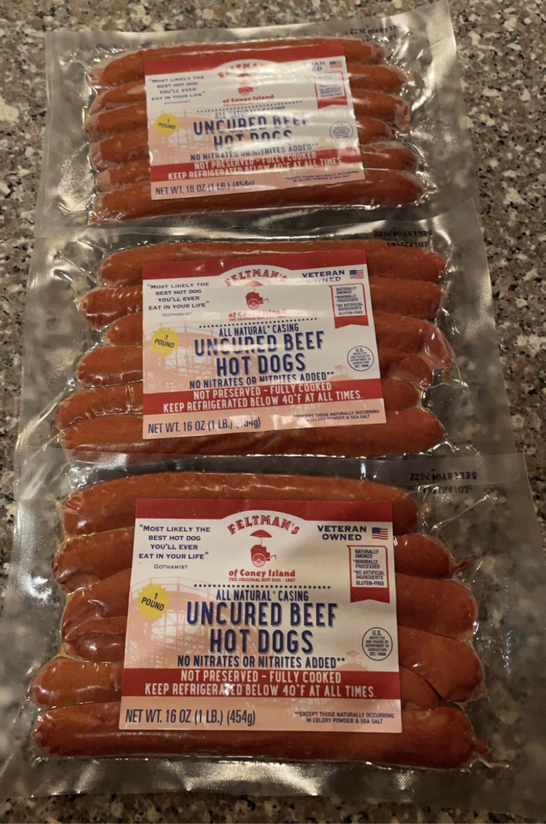 Metalpanthers's tweet photo. Special shout-out to @FeltmansConey for sending me, as the @FlaPanthers  youtuber, a bunch of hot dogs to try!!! 

What an awesome company. Go give them a follow, and make sure to subscribe to my channel right here for recaps to all 82 games!!

https://t.co/jb6fZ98vJe https://t.co/YyyyhGmWsQ