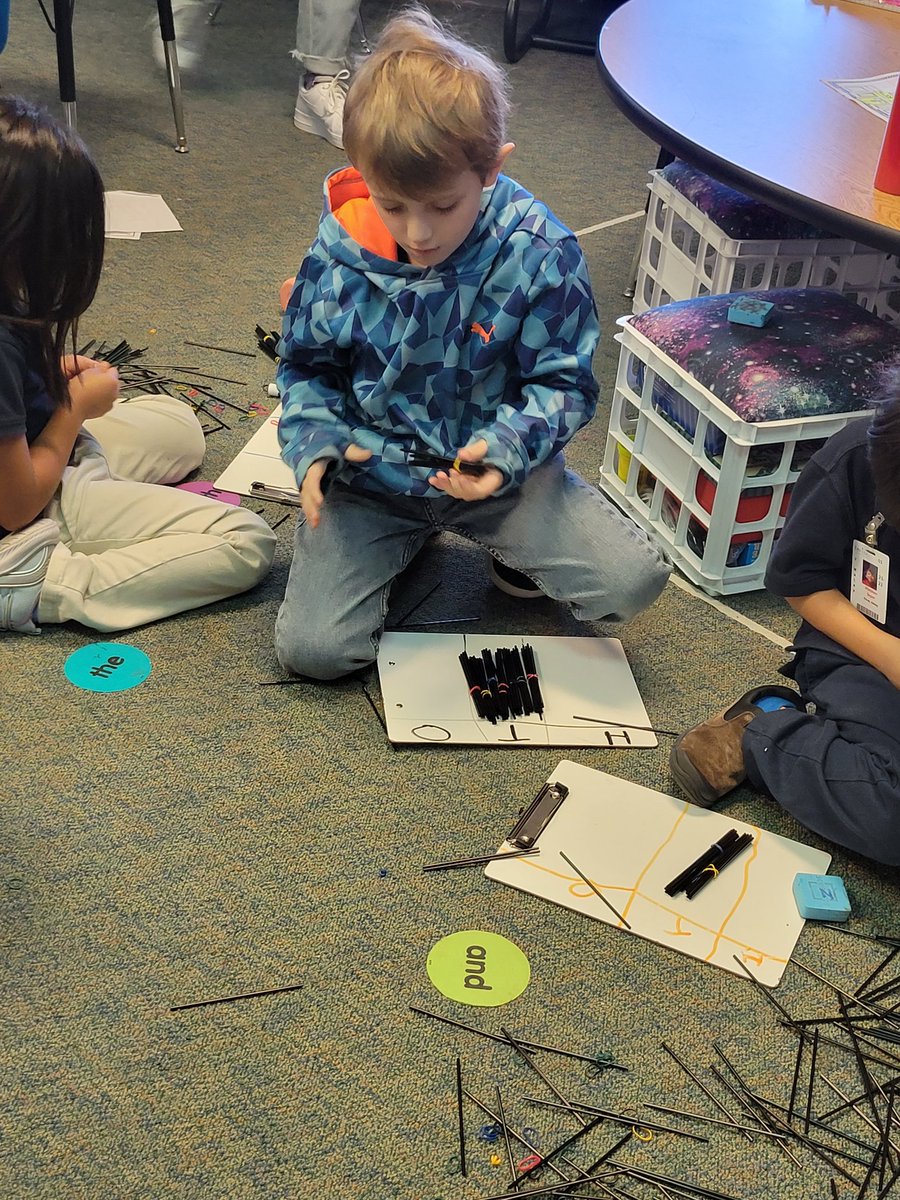 FirstToFourth's tweet photo. Sometimes you just gotta make a mess 🤪 @JHaleyBulldogs firsties got hands-on place value practice by bundling tens and hundreds and listening to #numberock! 🎵 ten ones make 10...a group of tens makes 100🎵 https://t.co/sL5vp3lQoc